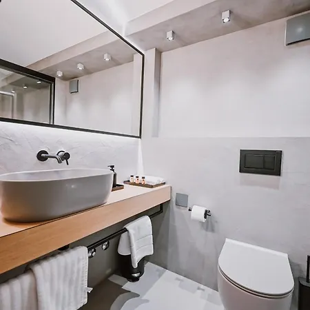 Stomorin-marina Hramina مورتير