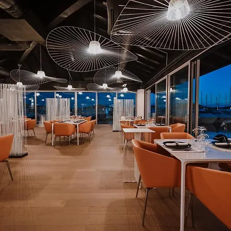 Stomorin-marina Hramina Hotel