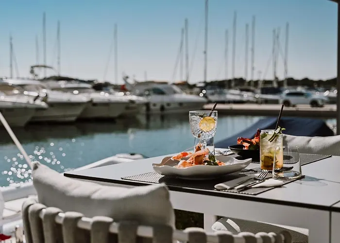 Stomorin-marina Hramina Hotel 3*