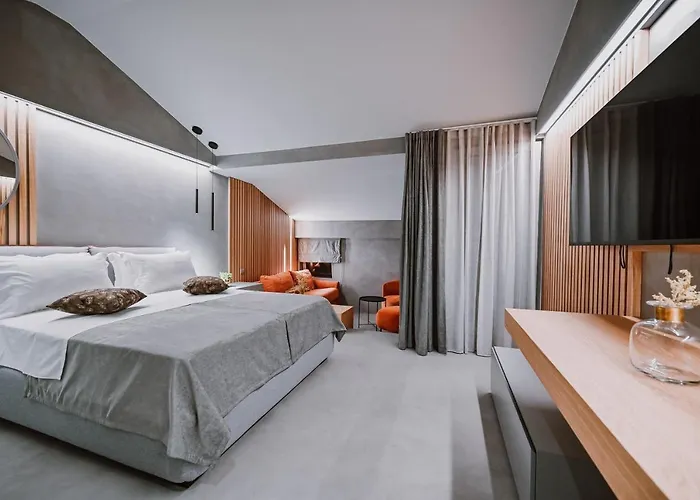 Stomorin-marina Hramina