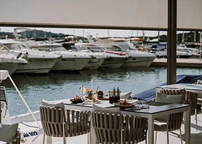 Stomorin-marina Hramina 3* Murter