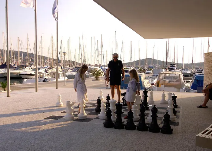 Stomorin-marina Hramina