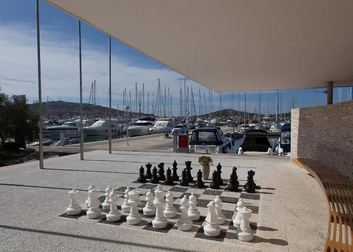 Stomorin-marina Hramina Murter